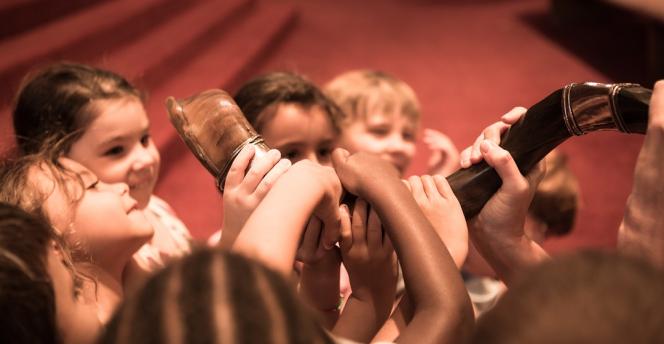 Children with Shofar